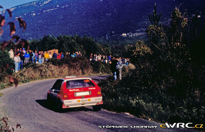 Luis Monzon - Alex Romani
27º Rallye Catalunya - Costa Brava - Rallye de España 1991. Lancia Delta HF Integrale 16v (TO 44775R). Clasificado 7º.
Escudería Telde

Del 10 al 13 de Noviembre, Lloret de Mar, Girona, Catalunya, España.
Superficie: asfalto - tierra.

El Rally tenia un total de 1606.98 km de los que 594.01 km divididos en 35 tramos eran especiales, (2 de ellas fueron canceladas SS4 Sant Hilari - Osor de 13.57 Km y SS29 Riera de Merles de 14.36 Km).

Tomaron la salida 76 equipos, finalizaron 33.

© Stéphane Lhonnay
@
Palabras clave: Lancia;Delta;Integrale;Catalunya;España;Spain;1991