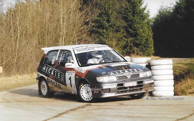 Grégoire de Mevius - Willy Lux
35º Boucles de Spa Alphonse Delettre 1992. Nissan Sunny GTI-R (KDD-341). Clasificado 4º.
Nissan Belgium Rally Team

Del 7 al 9 de Febrero, Spa, Bélgica.
Superficie: Asfalto con un total de 296.58 km cronometrados.

Tomaron la salida 88 equipos, finalizaron 54.

© Filip Van den Bogaert
@
Palabras clave: Nissan;Sunny;Boucles_Spa;1992