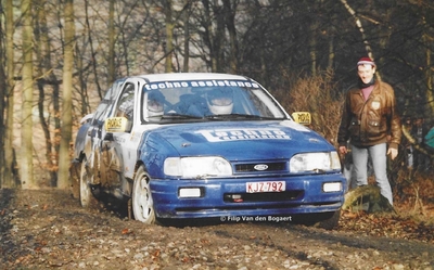 Marc Timmers - Jean-Louis France
35º Boucles de Spa Alphonse Delettre 1992. Ford Sierra RS Cosworth 4x4 (KJZ-792). Clasificado 5º.
Royale Ecurie Ardennes

Del 7 al 9 de Febrero, Spa, Bélgica.
Superficie: Asfalto con un total de 296.58 km cronometrados.

Tomaron la salida 88 equipos, finalizaron 54.

© Filip Van den Bogaert
@
Palabras clave: Ford;Sierra;Cosworth;Boucles_Spa;1992