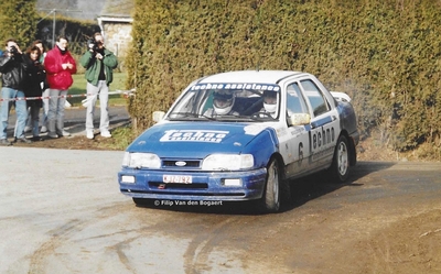 Marc Timmers - Jean-Louis France
35º Boucles de Spa Alphonse Delettre 1992. Ford Sierra RS Cosworth 4x4 (KJZ-792). Clasificado 5º.
Royale Ecurie Ardennes

Del 7 al 9 de Febrero, Spa, Bélgica.
Superficie: Asfalto con un total de 296.58 km cronometrados.

Tomaron la salida 88 equipos, finalizaron 54.

© Filip Van den Bogaert
@
Palabras clave: Ford;Sierra;Cosworth;Boucles_Spa;1992
