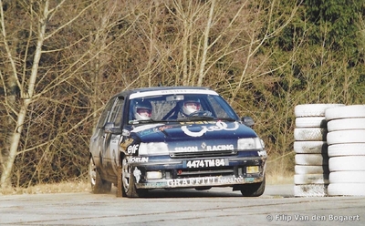 Jean Ragnotti - Gilles Thimonier
35º Boucles de Spa Alphonse Delettre 1992. Renault Clio 16S (4474 TM 84). Clasificado 6º.
Société Diac

Del 7 al 9 de Febrero, Spa, Bélgica.
Superficie: Asfalto con un total de 296.58 km cronometrados.

Tomaron la salida 88 equipos, finalizaron 54.

© Filip Van den Bogaert
@
Palabras clave: Renault;Clio;Boucles_Spa;1992