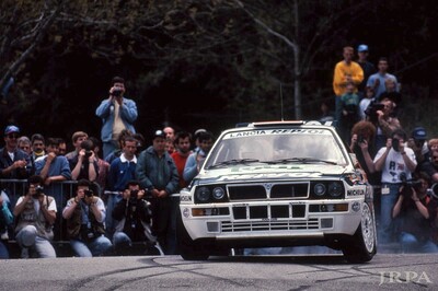 Carlos Sainz Cenamor - Lui­s Moya
37º Tour de Corse - Rallye de France 1993. Lancia Delta HF Integrale (TO 81821T). Clasificado 4º.
Jolly Club

Del 1 al 5 de Mayo, Ajaccio, Córcega, Francia.
Superficie: asfalto.

El Rally tenia un total de 1,130.95 Km de los que 556.42 Km divididos en 24 tramos eran especiales.

Se inscribieron 92 equipos, tomaron la salida 85, finalizaron 44.@
Palabras clave: Lancia;Delta;Integrale;Corcega;1993;Corse