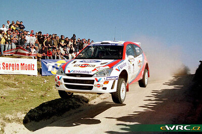 Colin McRae - Nicky Grist
33º TAP Rallye de Portugal 1999. Ford Focus WRC '99 (S7 FMC). Clasificado 1º.
Ford Motor Co. Ltd.

Del 21 al 24 de Marzo, Matosinhos, Porto, Portuigal.
Superficie: tierra.

El Rally tení­a un total de 1768.61 km de los que 399.51 km divididos en 23 tramos eran especiales (dos de ellos fueron cancelados SS18 Arganil - Coja 2 de 20.96 km y SS19 Salgueiro - Gois 2 de 19.70 km).

Se inscribieron 117 equipos, tomaron la salida 117, finalizaron 56.

© eWRC.cz
@@
Palabras clave: Ford;Focus;WRC;Portugal;1999