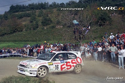 Andrea Aghini - Loris Roggia
41º Rallye Sanremo - Rallye d'Italia 1999. Toyota Corolla WRC (K-AM 4070). Clasificado 5º.
H.F. Grifone SRL

Del 11 al 13 de Octubre, Sanremo, Liguria, Imperia, Italia.
Superficie: asfalto.

El Rally tenia un total de 1384.58 Km de los que 384.88 Km divididos en 18 tramos, eran especiales.

Se inscribieron 124 equipos, tomaron la salida 119, finalizaron 55.

© Giovanni Scarpari "fotosport"
@@
Palabras clave: Toyota;Corolla;WRC;Sanremo;1999
