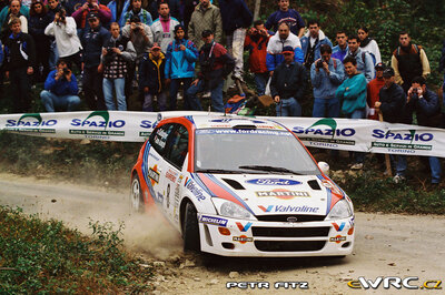 Simon Jean-Joseph - Fred Gallagher
41º Rallye Sanremo - Rallye d'Italia 1999. Ford Focus WRC '99 (S12 FMC). Clasificado 7º.
Ford Motor Co. Ltd.

Del 11 al 13 de Octubre, Sanremo, Liguria, Imperia, Italia.
Superficie: asfalto.

El Rally tenia un total de 1384.58 Km de los que 384.88 Km divididos en 18 tramos, eran especiales.

Se inscribieron 124 equipos, tomaron la salida 119, finalizaron 55.

© Petr Fitz
@@
Palabras clave: Ford;Focus;WRC;Sanremo;1999