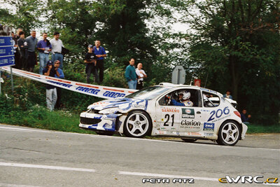 Marcus Grönholm - Timo Rautiainen
41º Rallye Sanremo - Rallye d'Italia 1999. Peugeot 206 WRC (206 MWP 75). Clasificado 8º.
Peugeot Esso

Del 11 al 13 de Octubre, Sanremo, Liguria, Imperia, Italia.
Superficie: asfalto.

El Rally tenia un total de 1384.58 Km de los que 384.88 Km divididos en 18 tramos, eran especiales.

Se inscribieron 124 equipos, tomaron la salida 119, finalizaron 55.

© Petr Fitz
@@
Palabras clave: Peugeot;WRC;Sanremo;1999