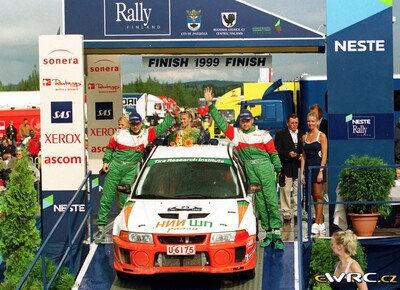 Jouko Puhakka - Jakke Honkanen
49º Neste Rally Finland 1999. Mitsubishi Lancer Evo V (U-6175). Clasificado 11º.
Tyre Research Institute R.T.

Del 20 al 22 de Agosto, Jyväskylä.
Superficie: tierra.

El Rally tenia un total de 1218.42 km de los que 377.26 km divididos en 23 tramos eran especiales.

Se inscribieron 131 equipos, tomaron la salida 129, finalizaron 64.

© eWRC
@@
Palabras clave: Mitsubishi;Lancer;Finlandia;1999