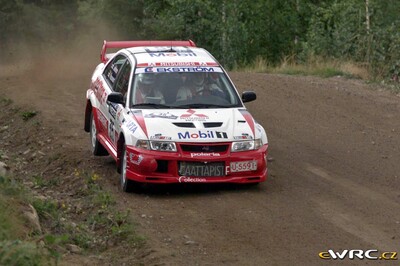 Jani Paasonen - Kari Jokinen
49º Neste Rally Finland 1999. Mitsubishi Lancer Evo VI (U-5591). Clasificado 17º.
Mitsubishi Ralliart Finland

Del 20 al 22 de Agosto, Jyväskylä.
Superficie: tierra.

El Rally tenia un total de 1218.42 km de los que 377.26 km divididos en 23 tramos eran especiales.

Se inscribieron 131 equipos, tomaron la salida 129, finalizaron 64.

© eWRC
@@
Palabras clave: Mitsubishi;Lancer;Finlandia;1999