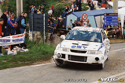 Manfred Stohl - Peter Müller
41º Rallye Sanremo - Rallye d'Italia 1999. Mitsubishi Lancer Evo VI (W STOHL 2). Clasificado 25º.
Marlboro Mitsubishi Ralliart

Del 11 al 13 de Octubre, Sanremo, Liguria, Imperia, Italia.
Superficie: asfalto.

El Rally tenia un total de 1384.58 Km de los que 384.88 Km divididos en 18 tramos, eran especiales.

Se inscribieron 124 equipos, tomaron la salida 119, finalizaron 55.

© Petr Fitz
@@
Palabras clave: Mitsubishi;Lancer;Sanremo;1999