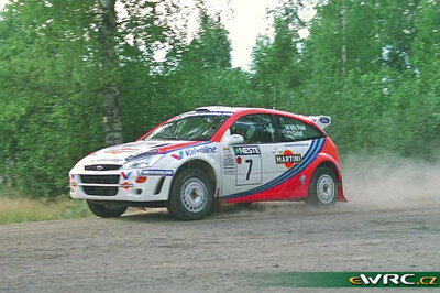 Colin McRae - Nicky Grist
49º Neste Rally Finland 1999. Ford Focus WRC '99 (S12 FMC). Abandonó por motor en SS23 Ruuhimäki de 7.01 km.
Ford Motor Co. Ltd.

Del 20 al 22 de Agosto, Jyväskylä.
Superficie: tierra.

El Rally tenia un total de 1218.42 km de los que 377.26 km divididos en 23 tramos eran especiales.

Se inscribieron 131 equipos, tomaron la salida 129, finalizaron 64.

© eWRC
@@
Palabras clave: Ford;Focus;WRC;Finlandia;1999