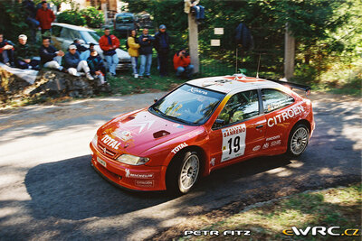 Jesús "Chus" Puras - Marc Martí
41º Rallye Sanremo - Rallye d'Italia 1999. Citroën Xsara Kit Car (21 BJM 92). Abandonó por el embrague en SS3 Pantasina 1 de 9.28 km.
Citroën Sport

Del 11 al 13 de Octubre, Sanremo, Liguria, Imperia, Italia.
Superficie: asfalto.

El Rally tenia un total de 1384.58 Km de los que 384.88 Km divididos en 18 tramos, eran especiales.

Se inscribieron 124 equipos, tomaron la salida 119, finalizaron 55.

© Petr Fitz
@@
Palabras clave: Citroen;Kit_Car;Sanremo;1999