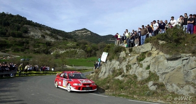 Tommi Mäkinen - Risto Mannisenmaki
37º Rallye Catalunya - Costa Brava - Rallye de España 2001. Mitsubishi Lancer Evo 6.5 (X6 MMR). Clasificado 3º.
Marlboro Mitsubishi Ralliart

Del 22 al 25 de Marzo, Lloret de Mar, Girona, Catalunya, España.
Superficie: asfalto.

El Rally tenia un total de 1779.13 km de los que 383.18 km divididos en 18 tramos eran especiales, (una de ellas fue cancelada SS12 La Riba 2 de 35.89 Km).

Se inscribieron 79 equipos, tomaron la salida 76, finalizaron 36.

© eWRC
@@
Palabras clave: Mitsubishi_Lancer;Evo;Catalunya;2001;España;Spain