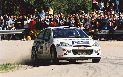 François Delecour - Daniel Grataloup
37º Rally Catalunya Costa-Brava 2001. Ford Focus WRC '01 (V5 FMC). Clasificado 6º.
Ford Motor Co. Ltd.

Del 22 al 25 de Marzo, Lloret de Mar, Girona, Catalunya, España.
Superficie: asfalto.

El Rally tenia un total de 1779.13 km de los que 383.18 km divididos en 18 tramos eran especiales, (una de ellas fue cancelada SS12 La Riba 2 de 35.89 Km).

Se inscribieron 79 equipos, tomaron la salida 76, finalizaron 36.

© Petr Fitz
@@
Palabras clave: Ford;Focus;WRC;Catalunya;Costa_Brava;2001;España;Spain