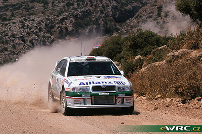 Armin Schwarz - Manfred Hiemer
48º Acropolis Rally 2001. Skoda Octavia WRC Evo2 (MBO 12-30). Clasificado 7º.
Skoda Motorsport

Del 14 al 17 de Junio, Atenas, Grecia.
Superficie: tierra.

El Rally tenia un total de 1613.98 km de los que 387.41 km divididos en 20 tramos eran especiales ((uno de ellos fue cancelado SS5 Elatia de 31.40 Km).

Tomaron la salida 110 equipos, finalizaron 47.

© eWRC
@
Palabras clave: Skoda;Octavia;WRC;Grecia;Acropolis;2001