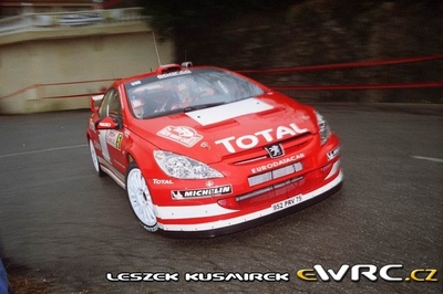 Marcus Grönholm - Timo Rautiainen
72º Rallye Automobile de Monte-Carlo 2004. Peugeot 307 WRC (952 PRV 75). Clasificado 4º.
Marlboro Peugeot Total

Del 23 al 25 de Enero, Monaco.
Superficie: asfalto - nieve

El Rally tenia un total de 1,331.92 Km de los que 389.12 Km divididos en 15 tramos, eran especiales (2 de ellos fueron cancelados SS1 Selonnet - Breziers 1 de 22.64 Km y SS10 Tourette du Chateau - St Antonin 2 de 24.80 Km. Uno de ellos se dio con tiempo de tramo teórico a todos los equipos, SS8 Tourette du Chateau - St Antonin 1 de 24.80 Km).

Se inscribieron 45 equipos, tomaron la salida 43, finalizaron 20.

© Leszek Kusmirek
@
Palabras clave: Peugeot;WRC;Montecarlo;2004