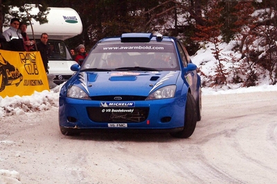 Antony Warmbold - Gemma Price
72º Rallye Automobile de Monte-Carlo 2004. Ford Focus WRC 02 (Y6 FMC). Abandonó por accidente en SS14 Sospel - Turini - La Bollène 2 de 32.58 km.

Del 23 al 25 de Enero, Monaco.
Superficie: asfalto.

El Rally tenia un total de 1,331.92 Km de los que 389.12 Km divididos en 15 tramos, eran especiales (2 de ellos fueron cancelados SS1 Selonnet - Breziers 1 de 22.64 Km y SS10 Tourette du Chateau - St Antonin 2 de 24.80 Km. Uno de ellos se dio con tiempo de tramo teórico a todos los equipos, SS8 Tourette du Chateau - St Antonin 1 de 24.80 Km).

Se inscribieron 45 equipos, tomaron la salida 43, finalizaron 20.@
Palabras clave: Ford;Focus;WRC;Montecarlo;2004;Nieve