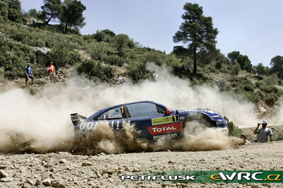 Sebastien Loeb - Daniel Elena
53º BP Ultimate Acropolis Rally of Greece 2006. Citröen Xsara WRC (831 DPT 78). Clasificado 2º.
Kronos Racing

Del 2 al 4 de Junio, Athens.
Superficie: tierra.

El Rally constabade 3 etapas con un tenia un total de 1279.29 km de los que 355.62 km divididos en 18 tramos eran cronometrados.

Se inscribieron 91 equipos, tomaron la salida 84, finalizaron 69.

© Petr Lusk
@
Palabras clave: Citroen;Xsara;WRC;Acropolis;Grecia;Atenas;2006;crash