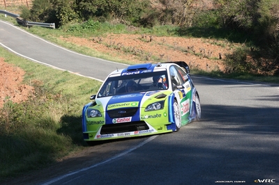 Marcus Grönholm - Timo Rautiainen
42º RallyRACC Catalunya - Costa Daurada 2006. Ford Focus RS WRC '06 (EU55 BMV). Clasificado 3º.
BP Ford World Rally Team

Del 24 al 26 de Marzo, Salou, Tarragona, Catalunya, España.
Superficie: asfalto.

El Rally tenia un total de 1376.14 Km de los que 346.43 Km divididos en 16 tramos eran especiales.

Se inscribieron 71 equipos, tomaron la salida 66, finalizaron 56.

© Joachim Hähn
@@
Palabras clave: Ford;Focus;WRC;Catalunya;España;Spain;2006