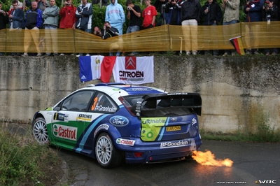 Marcus Grönholm - Timo Rautiainen
25º OMV ADAC Rallye Deutschland 2006. Ford Focus RS WRC '06 (EU55 CNN). Clasificado 3º.
BP Ford World Rally Team

Del 11 al 13 de Agosto, Trier, Rhineland-Palatinate.
Superficie: asfalto.

El Rally constaba de 3 etapas con un total de 1300.48 km de los que 349.11 km divididos en 19 tramos eran cronometrados.

Tomaron la salida 73 equipos, finalizaron 56.

© Joachim Hähn
@@
Palabras clave: Ford;Focus;WRC;Alemania;Deutschland;2006