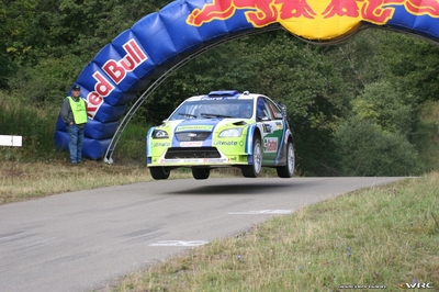 Marcus Grönholm - Timo Rautiainen
25º OMV ADAC Rallye Deutschland 2006. Ford Focus RS WRC '06 (EU55 CNN). Clasificado 3º.
BP Ford World Rally Team

Del 11 al 13 de Agosto, Trier, Rhineland-Palatinate.
Superficie: asfalto.

El Rally constaba de 3 etapas con un total de 1300.48 km de los que 349.11 km divididos en 19 tramos eran cronometrados.

Tomaron la salida 73 equipos, finalizaron 56.

© Joachim Hähn
@@
Palabras clave: Ford;Focus;WRC;Alemania;Deutschland;2006