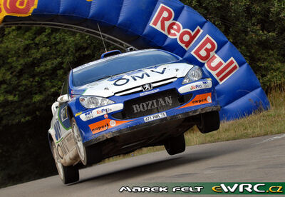 Manfred Stohl - Ilka Minor
25º OMV ADAC Rallye Deutschland 2006. Peugeot 307 WRC (471 PWL 75). Clasificado 5º.
OMV Peugeot Norway

Del 11 al 13 de Agosto, Trier, Rhineland-Palatinate.
Superficie: asfalto.

El Rally constaba de 3 etapas con un total de 1300.48 km de los que 349.11 km divididos en 19 tramos eran cronometrados.

Tomaron la salida 73 equipos, finalizaron 56.

© Marek Felt
@
Palabras clave: Peugeot;WRC;Alemania;Deutschland;2006