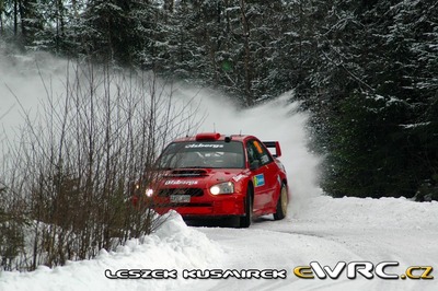 Thomas Rådström - Jörgen Skallman
55º Uddeholm Swedish Rally 2006. Subaru Impreza S10 WRC '04 (XKS 870). Clasificado 5º.

Del 3 al 5 de Febrero, Karlstad, Värmland County.
Superficie: nieve - hielo.

El Rally constaba de 3 etapas con un total de 1441.16 km de los que 349.02 km divididos en 19 tramos eran cronometrados.

Tomaron la salida 63 equipos, finalizaron 51.

© Leszek Kusmirek
@
Palabras clave: Subaru;Impreza;WRC;Suecia;2006;Nieve