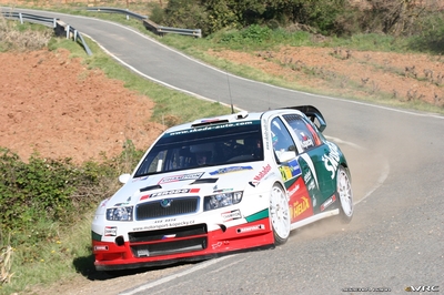 Jan Kopecký - Filip Schovánek
42º RallyRACC Catalunya - Costa Daurada 2006. Skoda Fabia WRC (4S8 9856). Clasificado 5º.
Czech RT Škoda Kopecký

Del 24 al 26 de Marzo, Salou, Tarragona, Catalunya, España.
Superficie: asfalto.

El Rally tenia un total de 1376.14 Km de los que 346.43 Km divididos en 16 tramos eran especiales.

Se inscribieron 71 equipos, tomaron la salida 66, finalizaron 56.

© Joachim Hähn
@
Palabras clave: Skoda;Fabia;WRC;Catalunya;España;Spain;2006