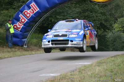 Andreas Aigner - Klaus Wicha
25º OMV ADAC Rallye Deutschland 2006. Skoda Fabia WRC (4S5 3381). Clasificado 6º.
Red Bull Skoda

Del 11 al 13 de Agosto, Trier, Rhineland-Palatinate.
Superficie: asfalto.

El Rally constaba de 3 etapas con un total de 1300.48 km de los que 349.11 km divididos en 19 tramos eran cronometrados.

Tomaron la salida 73 equipos, finalizaron 56.

© Joachim Hähn
@
Palabras clave: Skoda;Fabia;WRC;2006