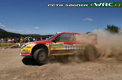 Dani Sordo - Marc Martí
53º BP Ultimate Acropolis Rally of Greece 2006. Citroën Xsara WRC (834 DPT 78). Clasificado 6º.

Del 2 al 4 de Junio, Athens.
Superficie: tierra.

El Rally constabade 3 etapas con un tenia un total de 1279.29 km de los que 355.62 km divididos en 18 tramos eran cronometrados.

Se inscribieron 91 equipos, tomaron la salida 84, finalizaron 69.

© Petr Sagner
@
Palabras clave: Citroen;WRC;Acropolis;Grecia;Atenas;2006