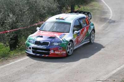François Duval - Patrick Pivato
42º RallyRACC Catalunya - Costa Daurada 2006. Skoda Fabia WRC (S37 88E). Clasificado 6º.
First Motorsport Skoda

Del 24 al 26 de Marzo, Salou, Tarragona, Catalunya, España.
Superficie: asfalto.

El Rally tenia un total de 1376.14 Km de los que 346.43 Km divididos en 16 tramos eran especiales.

Se inscribieron 71 equipos, tomaron la salida 66, finalizaron 56.

© Joachim Hähn
@
Palabras clave: Skoda;Fabia;WRC;Catalunya;Spain;España;2006