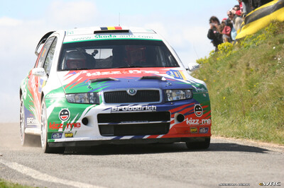 François Duval - Patrick Pivato
42º RallyRACC Catalunya - Costa Daurada 2006. Skoda Fabia WRC (S37 88E). Clasificado 6º.
First Motorsport Skoda

Del 24 al 26 de Marzo, Salou, Tarragona, Catalunya, España.
Superficie: asfalto.

El Rally tenia un total de 1376.14 Km de los que 346.43 Km divididos en 16 tramos eran especiales.

Se inscribieron 71 equipos, tomaron la salida 66, finalizaron 56.

© Joachim Hähn
@
Palabras clave: Skoda;Fabia;WRC;Catalunya;Spain;España;2006