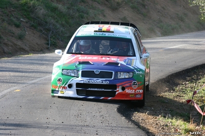 François Duval - Patrick Pivato
42º RallyRACC Catalunya - Costa Daurada 2006. Skoda Fabia WRC (S37 88E). Clasificado 6º.
First Motorsport Skoda

Del 24 al 26 de Marzo, Salou, Tarragona, Catalunya, España.
Superficie: asfalto.

El Rally tenia un total de 1376.14 Km de los que 346.43 Km divididos en 16 tramos eran especiales.

Se inscribieron 71 equipos, tomaron la salida 66, finalizaron 56.

© Joachim Hähn
@
Palabras clave: Skoda;Fabia;WRC;Catalunya;Spain;España;2006