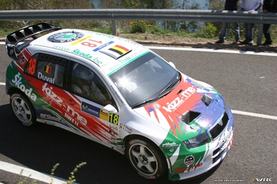 François Duval - Patrick Pivato
42º RallyRACC Catalunya - Costa Daurada 2006. Skoda Fabia WRC (S37 88E). Clasificado 6º.
First Motorsport Skoda

Del 24 al 26 de Marzo, Salou, Tarragona, Catalunya, España.
Superficie: asfalto.

El Rally tenia un total de 1376.14 Km de los que 346.43 Km divididos en 16 tramos eran especiales.

Se inscribieron 71 equipos, tomaron la salida 66, finalizaron 56.

© Joachim Hähn
@
Palabras clave: Skoda;Fabia;WRC;Catalunya;Spain;España;2006