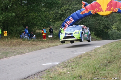 Mikko Hirvonen - Jarmo Lehtinen
25º OMV ADAC Rallye Deutschland 2006. Ford Focus RS WRC '06 (EU55 CNX). Clasificado 9º.
BP Ford World Rally Team

Del 11 al 13 de Agosto, Trier, Rhineland-Palatinate.
Superficie: asfalto.

El Rally constaba de 3 etapas con un total de 1300.48 km de los que 349.11 km divididos en 19 tramos eran cronometrados.

Tomaron la salida 73 equipos, finalizaron 56.

© Joachim Hähn
@
Palabras clave: Ford;Focus;WRC;Alemania;2006