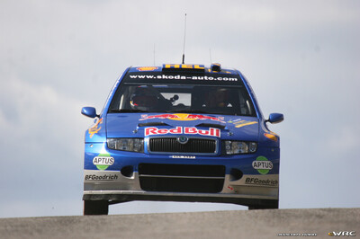 Gilles Panizzi - Hervé Panizzi
42º RallyRACC Catalunya - Costa Daurada 2006. Skoda Fabia WRC (4S5 3382). Clasificado 10º.
Red Bull Skoda

Del 24 al 26 de Marzo, Salou, Tarragona, Catalunya, España.
Superficie: asfalto.

El Rally tenia un total de 1,376.14 Km de los que 346.43 Km divididos en 16 tramos eran especiales.

Se inscribieron 71 equipos, tomaron la salida 66, finalizaron 56.

© Joachim Hähn
@
Palabras clave: Skoda;Fabia;WRC;Catalunya;España;Spain;2006