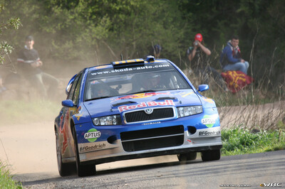Gilles Panizzi - Hervé Panizzi
42º RallyRACC Catalunya - Costa Daurada 2006. Skoda Fabia WRC (4S5 3382). Clasificado 10º.
Red Bull Skoda

Del 24 al 26 de Marzo, Salou, Tarragona, Catalunya, España.
Superficie: asfalto.

El Rally tenia un total de 1,376.14 Km de los que 346.43 Km divididos en 16 tramos eran especiales.

Se inscribieron 71 equipos, tomaron la salida 66, finalizaron 56.

© Joachim Hähn
@
Palabras clave: Skoda;Fabia;WRC;Catalunya;España;Spain;2006