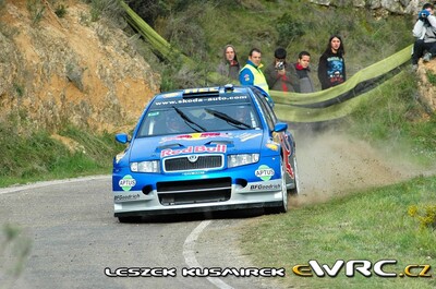 Gilles Panizzi - Hervé Panizzi
42º RallyRACC Catalunya - Costa Daurada 2006. Skoda Fabia WRC (4S5 3382). Clasificado 10º.
Red Bull Skoda

Del 24 al 26 de Marzo, Salou, Tarragona, Catalunya, España.
Superficie: asfalto.

El Rally tenia un total de 1,376.14 Km de los que 346.43 Km divididos en 16 tramos eran especiales.

Se inscribieron 71 equipos, tomaron la salida 66, finalizaron 56.

© Leszek Kusmirek
@
Palabras clave: Skoda;Fabia;WRC;Catalunya;España;Spain;2006