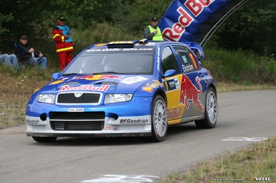 Mattias Ekström - Jonas Andersson
25º OMV ADAC Rallye Deutschland 2006. Skoda Fabia WRC (5S8 3686). Clasificado 11º.
Red Bull Skoda

Del 11 al 13 de Agosto, Trier, Rhineland-Palatinate.
Superficie: asfalto.

El Rally constaba de 3 etapas con un total de 1300.48 km de los que 349.11 km divididos en 19 tramos eran cronometrados.

Tomaron la salida 73 equipos, finalizaron 56.

© Joachim Hähn
@
Palabras clave: Skoda;Fabia;WRC;2006