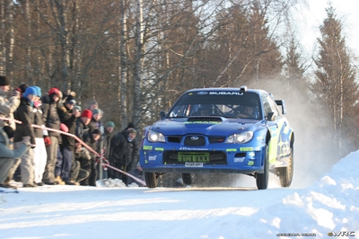 Chris Atkinson - Glenn Macneall
55º Uddeholm Swedish Rally 2006. Subaru Impreza S12 WRC '06 (GT55 SRT). Clasificado 11º.
Subaru World Rally Team

Cuarta victoria de Marcus Grönholm en Suecia y 50º victoria de Ford en el WRC.

Del 3 al 5 de Febrero, Karlstad, Värmland County.
Superficie: nieve - hielo.

El Rally constaba de 3 etapas con un total de 1441.16 km de los que 349.02 km divididos en 19 tramos eran cronometrados.

Tomaron la salida 63 equipos, finalizaron 51.

© Joachim Hähn
@
Palabras clave: Subaru;Impreza;WRC;Suecia;2006;Nieve