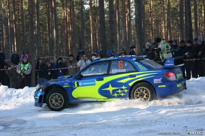 Chris Atkinson - Glenn Macneall
55º Uddeholm Swedish Rally 2006. Subaru Impreza S12 WRC '06 (GT55 SRT). Clasificado 11º.
Subaru World Rally Team

Cuarta victoria de Marcus Grönholm en Suecia y 50º victoria de Ford en el WRC.

Del 3 al 5 de Febrero, Karlstad, Värmland County.
Superficie: nieve - hielo.

El Rally constaba de 3 etapas con un total de 1441.16 km de los que 349.02 km divididos en 19 tramos eran cronometrados.

Tomaron la salida 63 equipos, finalizaron 51.

© Joachim Hähn
@
Palabras clave: Subaru;Impreza;WRC;Suecia;2006;Nieve
