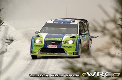 Mikko Hirvonen - Jarmo Lehtinen
55º Uddeholm Swedish Rally 2006. Ford Focus RS WRC 06 (EU55 BNA). Clasificado 12º.
BP Ford World Rally Team

Del 3 al 5 de Febrero, Karlstad, Värmland County.
Superficie: nieve - hielo.

El Rally constaba de 3 etapas con un total de 1441.16 km de los que 349.02 km divididos en 19 tramos eran cronometrados.

Tomaron la salida 63 equipos, finalizaron 51.

© Joachim Hähn
@
Palabras clave: Ford;Focus;WRC;Suecia;2006;Nieve