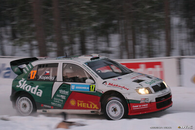Jan Kopecký - Filip Schovánek
55º Uddeholm Swedish Rally 2006. Skoda Fabia WRC (4S8 9174). Clasificado 13º.
Czech RT Skoda Kopecký

Del 3 al 5 de Febrero, Karlstad, Värmland County.
Superficie: nieve - hielo.

El Rally constaba de 3 etapas con un total de 1441.16 km de los que 349.02 km divididos en 19 tramos eran cronometrados.

Tomaron la salida 63 equipos, finalizaron 51.

© Joachim Hähn
@
Palabras clave: Skoda;Fabia;WRC;Suecia;2006;Nieve