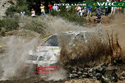 Jan Kopecký - Filip Schovánek
53º BP Ultimate Acropolis Rally of Greece 2006. Skoda Fabia WRC (4S8 9856). Clasificado 16º.
Czech RT Skoda Kopecký

Del 2 al 4 de Junio, Athens.
Superficie: tierra.

El Rally constabade 3 etapas con un tenia un total de 1279.29 km de los que 355.62 km divididos en 18 tramos eran cronometrados.

Se inscribieron 91 equipos, tomaron la salida 84, finalizaron 69.

© Petr Lusk
@
Palabras clave: Skoda;Fabia;WRC;Acropolis;Grecia;Atenas;2006