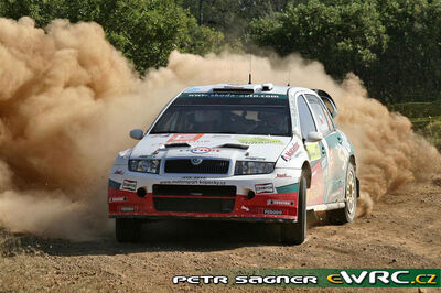 Jan Kopecký - Filip Schovánek
53º BP Ultimate Acropolis Rally of Greece 2006. Skoda Fabia WRC (4S8 9856). Clasificado 16º.
Czech RT Skoda Kopecký

Del 2 al 4 de Junio, Athens.
Superficie: tierra.

El Rally constabade 3 etapas con un tenia un total de 1279.29 km de los que 355.62 km divididos en 18 tramos eran cronometrados.

Se inscribieron 91 equipos, tomaron la salida 84, finalizaron 69.

© Petr Sagner
@
Palabras clave: Skoda;Fabia;WRC;Acropolis;Grecia;Atenas;2006