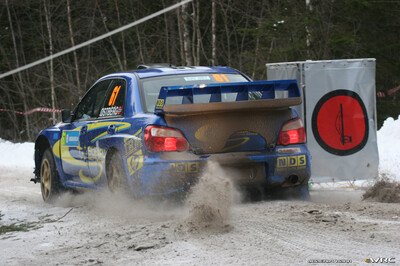 Mads Østberg - Ragnar Engen
55º Uddeholm Swedish Rally 2006. Subaru Impreza S9 WRC '03 (AX 90354). Clasificado 31º.
Adapta AS

Del 3 al 5 de Febrero, Karlstad, Värmland County.
Superficie: nieve - hielo.

El Rally constaba de 3 etapas con un total de 1441.16 km de los que 349.02 km divididos en 19 tramos eran cronometrados.

Tomaron la salida 63 equipos, finalizaron 51.

© Joachim Hähn
@
Palabras clave: Subaru;Impreza;WRC;Suecia;2006;Nieve