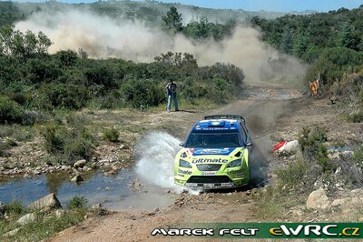 Marcus Grönholm - Timo Rautiainen
4º Rally d'Italia Sardegna 2007. Ford Focus RS WRC '06 (EJ56 FZV). Clasificado 1º.
BP Ford World Rally Team

Del 18 al 20 de Mayo, Olbia, Sardinia.
Superficie: tierra.

El Rally constaba de 3 etapas con un total de 1061.84 km de los que 342.86 km divididos en 18 tramos, eran cronometrados.

Tomaron la salida 82 equipos, finalizaron 67.

© Marek Felt
@@
Palabras clave: Ford;Focus;WRC;Cerdeña;Italia;2007