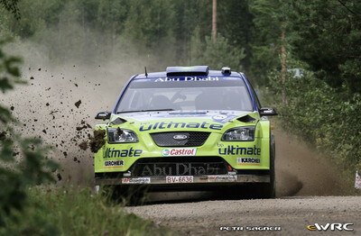 Marcus Grönholm - Timo Rautiainen
57º Neste Oil Rally Finland 2007. Ford Focus RS WRC '07 (EU07 SSX / BV 6636). Clasificado 1º.
BP Ford World Rally Team

Del 3 al 5 de Agosto, Jyväskylä.
Superficie: tierra.

El Rally constaba de 3 etapas con un total de 1375.15 km de los que 360.34 km divididos en 23 tramos eran cronometrados.

Tomaron la salida 97 equipos, finalizaron 70.

© Petr Sagner
@@
Palabras clave: Ford;Focus;WRC;Finlandia;2007