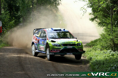 Mikko Hirvonen - Jarmo Lehtinen
59º Neste Oil Rally Finland 2009. Ford Focus RS WRC '09 (EJ-1597). Clasificado 1º.
BP Ford Abu Dhabi WRT

Del 30 de Julio al 2 de Agosto, Jyväskylä, Finlandia.
Superficie: tierra.

El Rally tenía un total de 1449.61 km de los que 345 Km divididos en 23 tramos eran especiales.

Tomaron la salida 90 equipos, finalizaron 60.

© Vladimír Mandík jr.
@
Palabras clave: ;Ford;Focus;WRC;Finlandia;2009