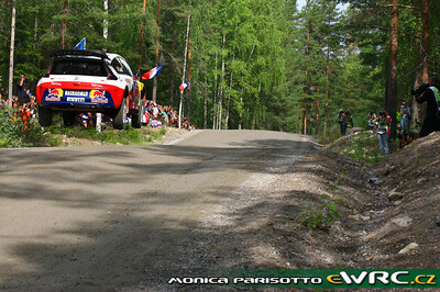Sébastien Loeb - Daniel Elena
59º Neste Oil Rally Finland 2009. Citroën C4 WRC (734 EGZ 78). Clasificado 2º.
Citroën Total WRT

Del 30 de Julio al 2 de Agosto, Jyväskylä, Finlandia.
Superficie: tierra.

El Rally tenía un total de 1449.61 km de los que 345 Km divididos en 23 tramos eran especiales.

Tomaron la salida 90 equipos, finalizaron 60.

© Monica Parisotto
@
Palabras clave: Sebastien_Loeb;Citroen;WRC;Finlandia;2009;