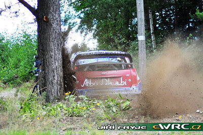 Jari-Matti Latvala - Miikka Anttila
59º Neste Oil Rally Finland 2009. Ford Focus RS WRC '09 (EJ-1598). Clasificado 3º.
BP Ford Abu Dhabi WRT

Del 30 de Julio al 2 de Agosto, Jyväskylä, Finlandia.
Superficie: tierra.

El Rally tenía un total de 1449.61 km de los que 345 Km divididos en 23 tramos eran especiales.

Tomaron la salida 90 equipos, finalizaron 60.

© Jirí Fryje
@
Palabras clave: ;Ford;Focus;WRC;Finlandia;2009